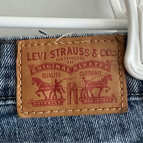 Levi’s 721 High Rise Skinny Jeans - Picture 4 of 8